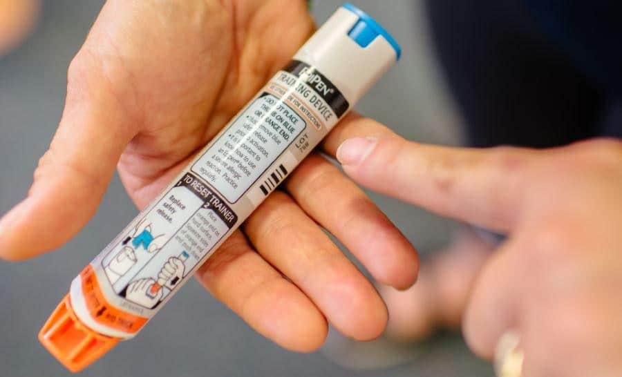 Anaphylaxis first aid - EpiPen